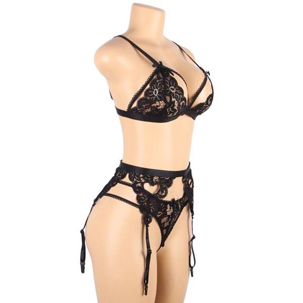 KOMPLET TREH KOŠARIC BRA + GARTER PAS + TANGICE S/M