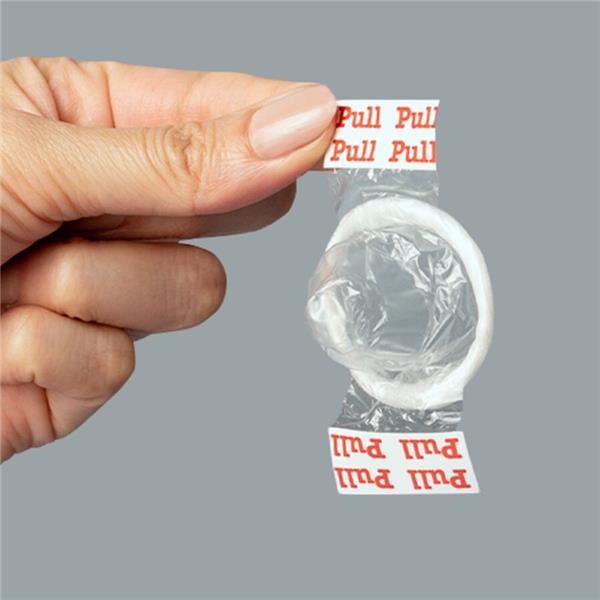 PULL LATEX FREE KONDOMI S TRAKOVI 3 ENOTE