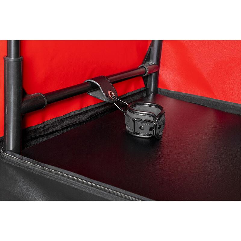 KINK CLUB CABINA BUKKAKE ČRNA IN RDEČA