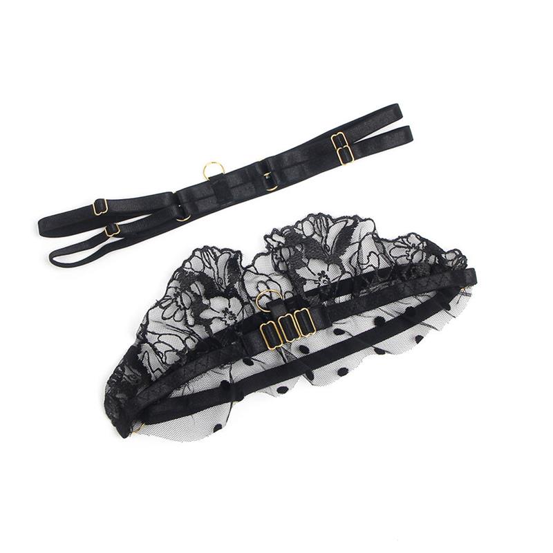 957483 ČIPKAST BRA IN PODVEZICA KOMPLET ČRNA S/M